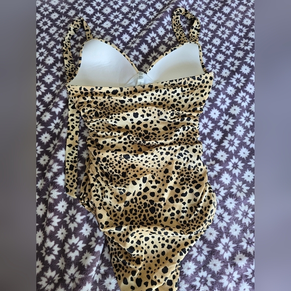 Victoria's Secret Tan and Black One Piece with Ruched Sides - Picture 3 of 6